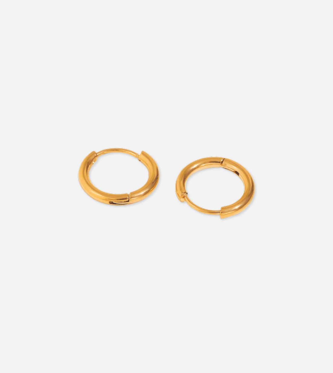 Essential Huggie Earrings | 18k Gold