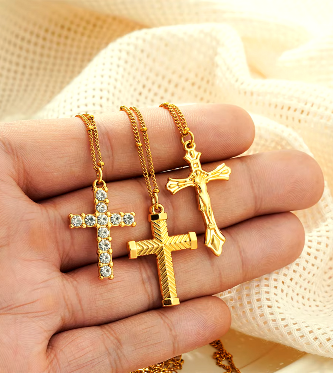 Budded Crucifix | 18k Gold