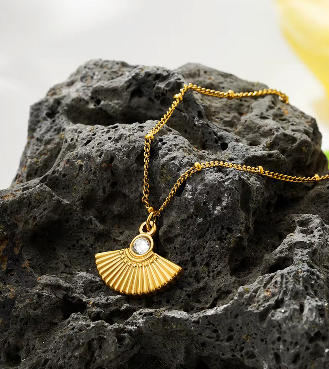 Aztec Pendant Neckalce | 18k Gold