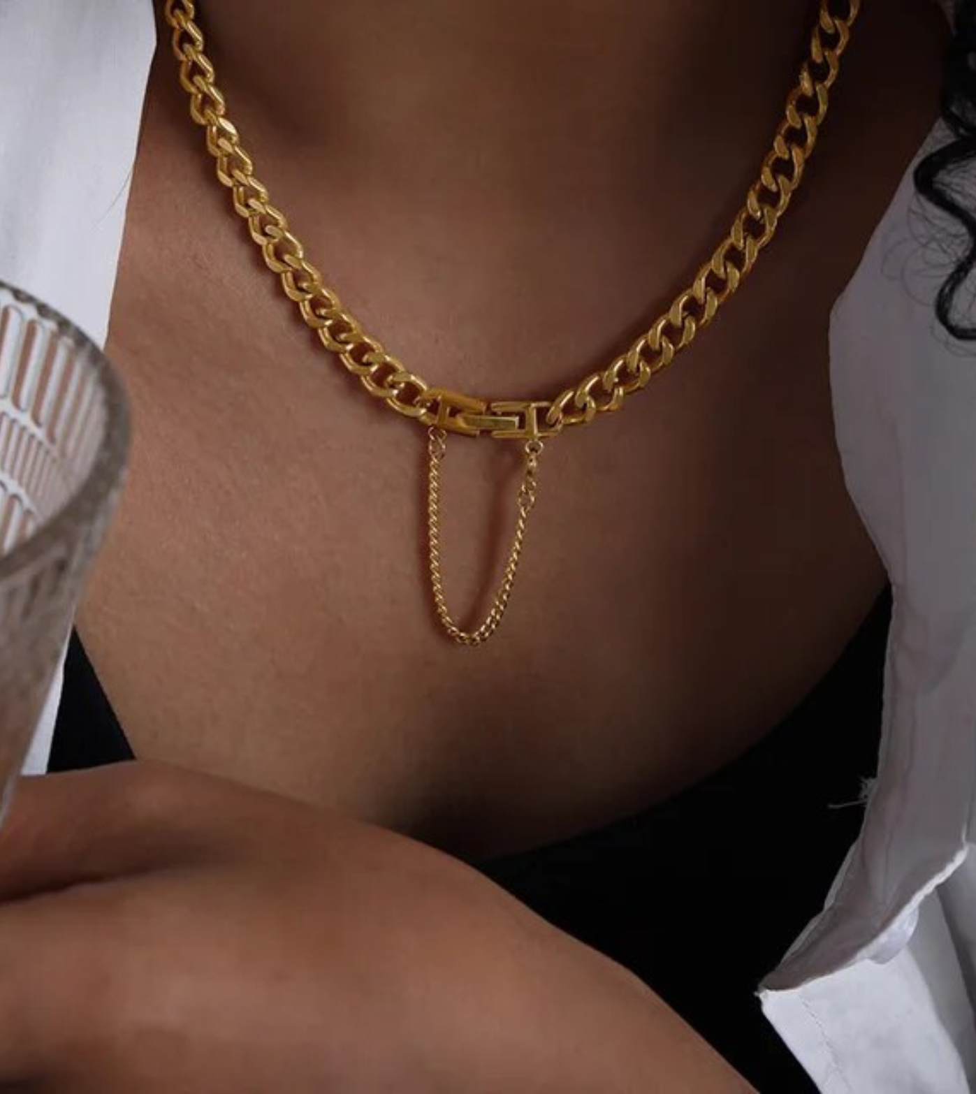 Visage Clasp Necklace | 18k Gold