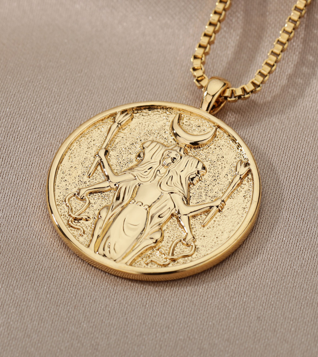 Hecate Pendant Necklace | 18k Gold